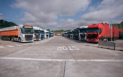 Tipos de remolques, mantenimiento y cómo mowiz TRUCK te facilita la vida conservando tu carga en perfectas condiciones.